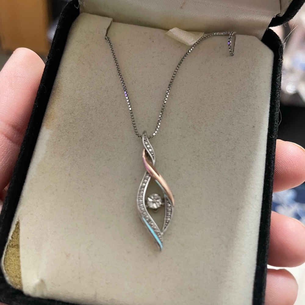 Kay’s Diamond in Rhythm Necklace